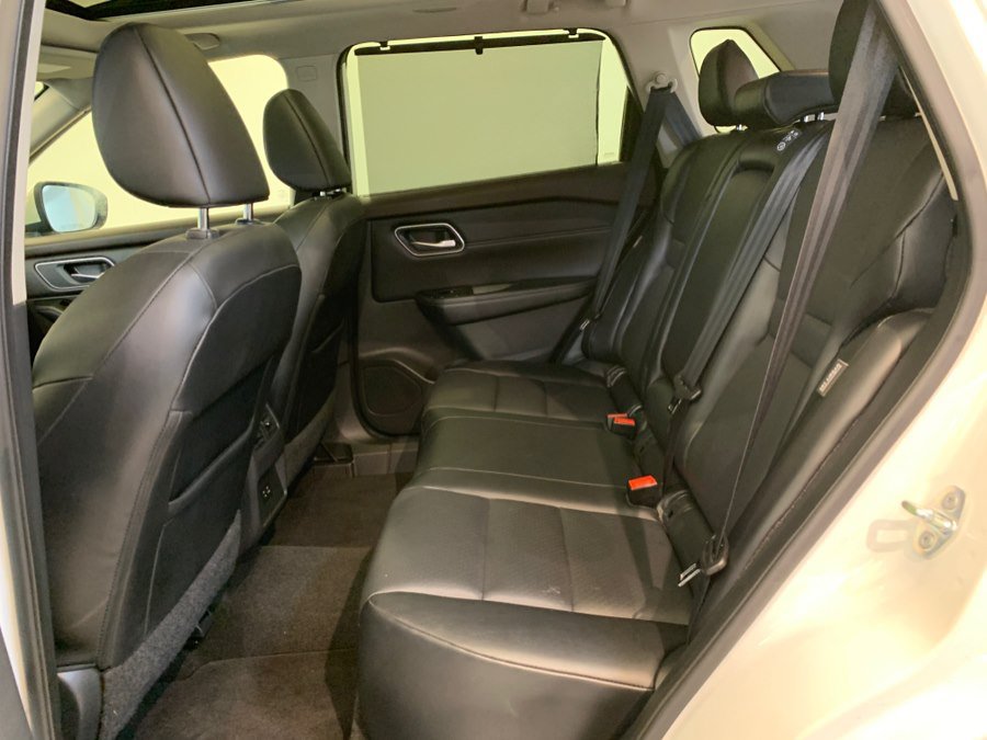 Used 2021 Nissan Rogue SV w/ Premium Package AWD/4WD image 39