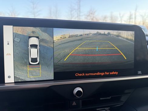 Certified 2023 Toyota Crown Limited w/ Advanced Technology Package image 20