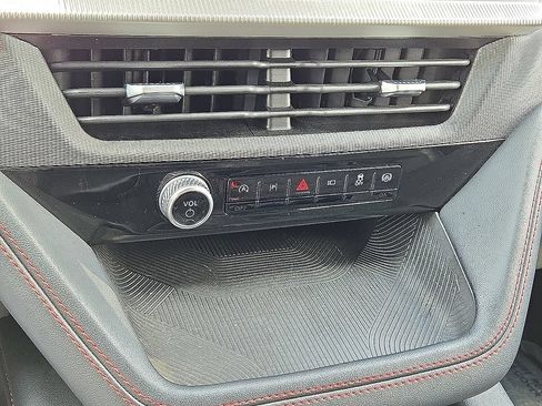 Used 2025 Ford Explorer ST-Line w/ ST-Line Street Pack AWD/4WD image 30