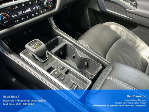 Certified 2025 Nissan Pathfinder SL FWD image 40