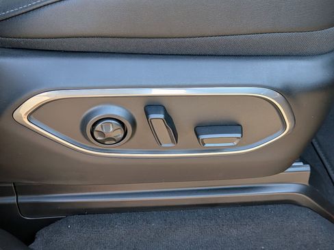 New 2026 Jeep Grand Wagoneer L Limited AWD/4WD image 35