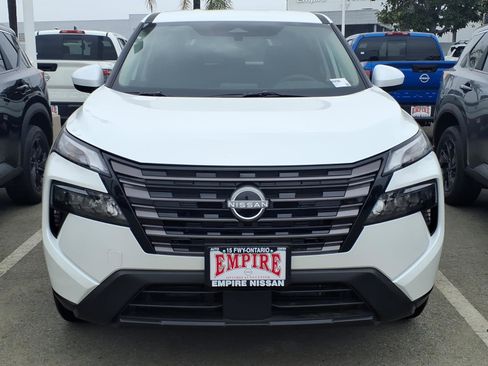 New 2026 Nissan Rogue SV FWD image 2