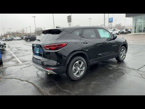 Used 2024 Chevrolet Blazer LT image 8
