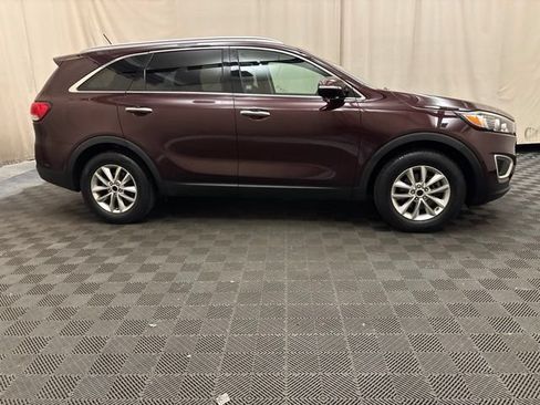 Used 2016 Kia Sorento FWD image 4