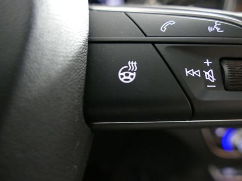 Used 2025 Audi Q5 2.0T Premium AWD/4WD image 16