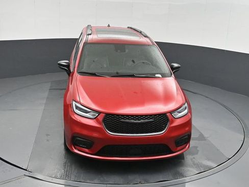 Used 2025 Chrysler Pacifica Limited FWD image 37