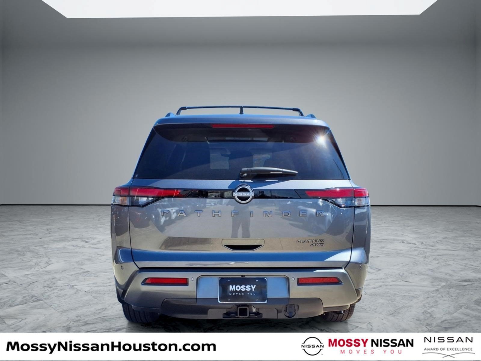 Used 2026 Nissan Pathfinder Platinum AWD/4WD image 6