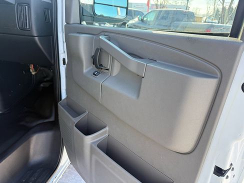 Used 2017 GMC Savana 2500 RWD 2500 135 image 13