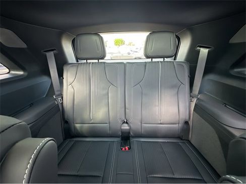 New 2026 Cadillac Vistiq Luxury image 16