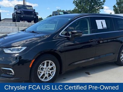 Used 2023 Chrysler Pacifica Touring-L