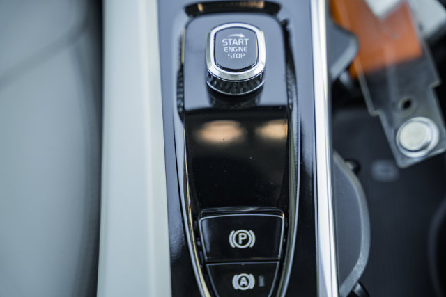 Certified 2024 Volvo XC60 B5 Plus AWD/4WD image 20