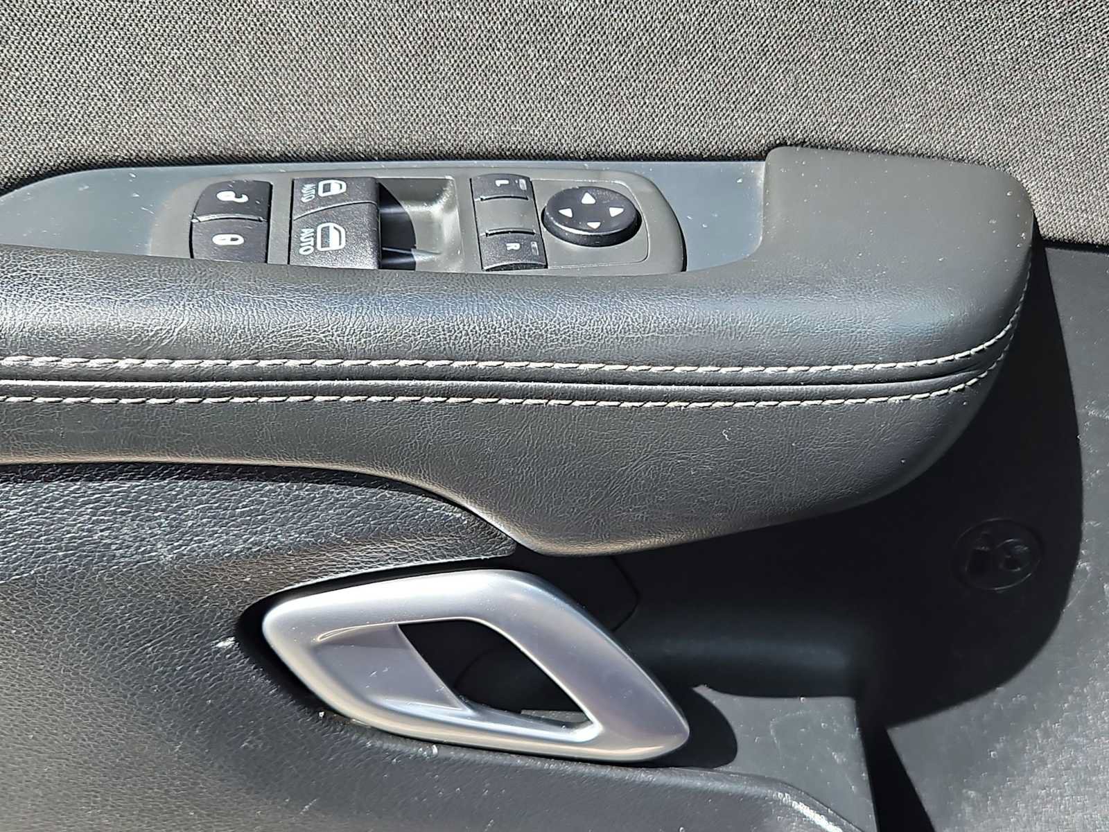 Used 2020 Dodge Challenger SXT RWD image 28