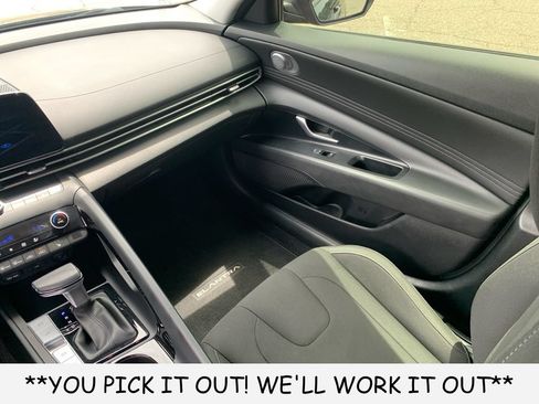 Used 2023 Hyundai Elantra SEL w/ Convenience Package FWD image 27