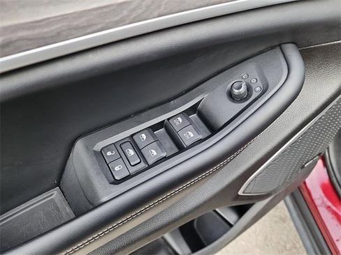 Used 2023 Jeep Grand Cherokee 4WD 4xe image 12