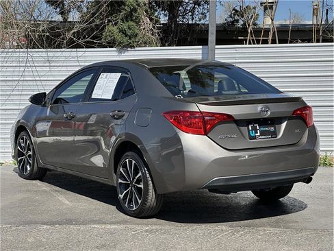 Used 2017 Toyota Corolla LE image 3