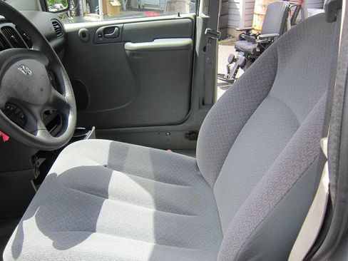Used 2006 Dodge Grand Caravan SE w/ Popular Equipment Group I FWD image 9