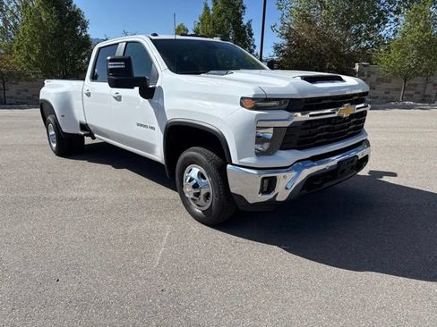 Used 2026 Chevrolet Silverado 3500 LT w/ All Star Edition AWD/4WD image 14
