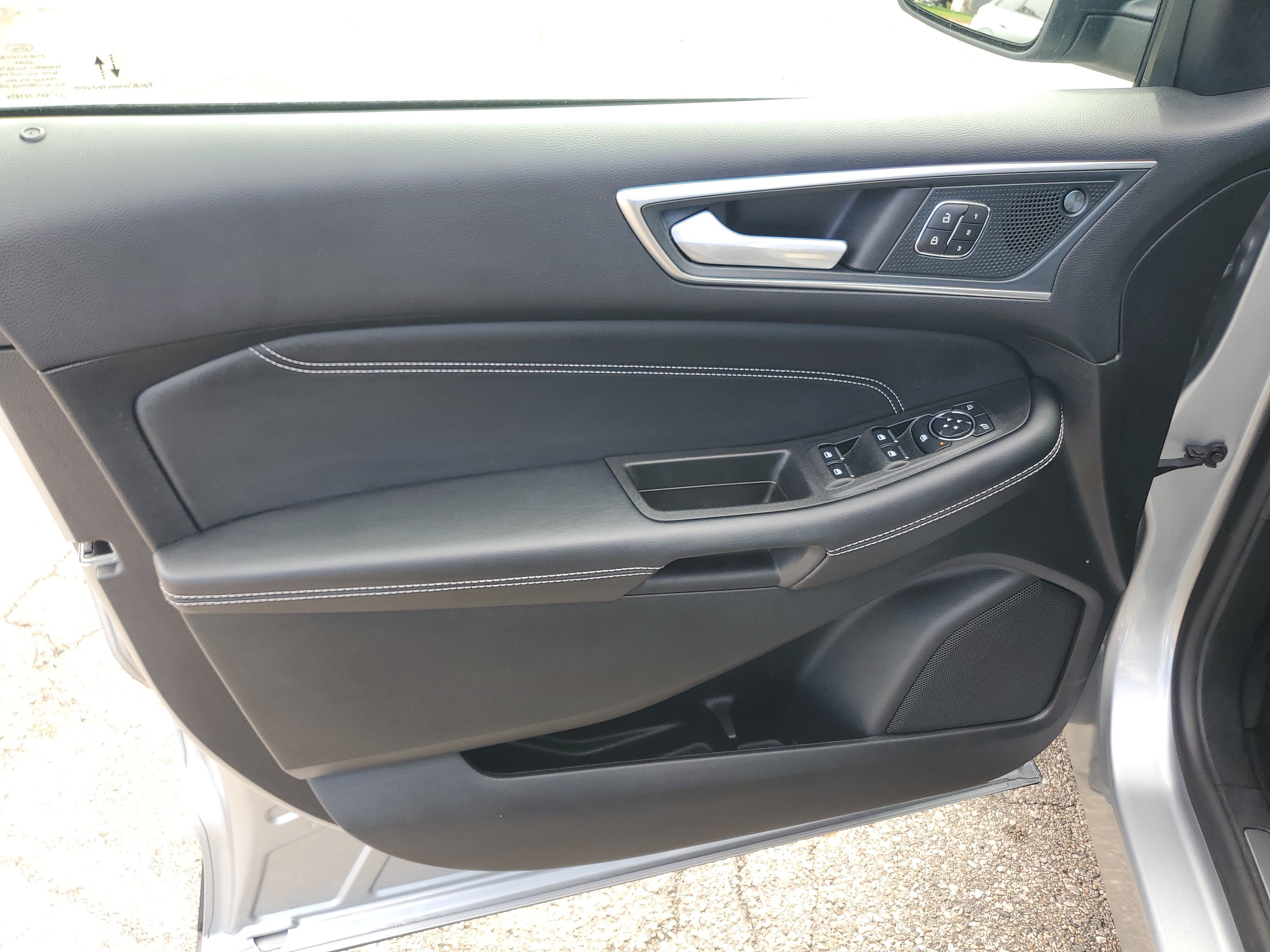 Used 2024 Ford Edge Titanium AWD/4WD image 10