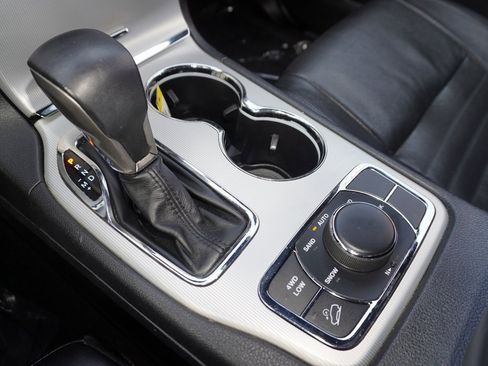 Used 2018 Jeep Grand Cherokee Limited image 20