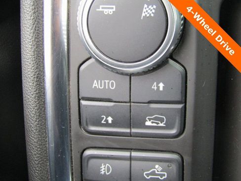 Used 2019 GMC Sierra 1500 SLT w/ SLT Convenience Package image 18