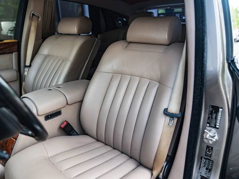 Used 2004 Rolls-Royce Phantom Sedan RWD image 23