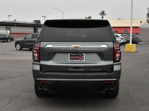 Used 2023 Chevrolet Suburban Premier image 7