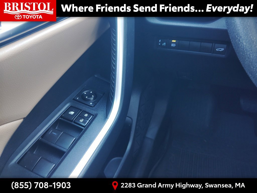 Used 2021 Toyota RAV4 XLE w/ Convenience Package AWD/4WD image 22