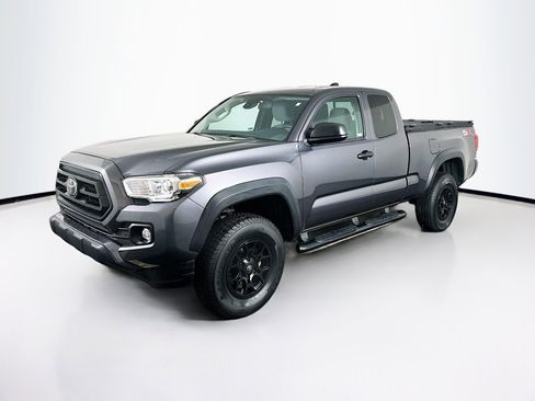 Used 2020 Toyota Tacoma SR w/ SX Package image 3