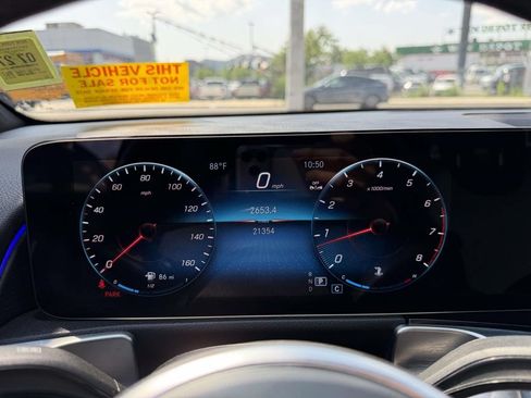 Used 2023 Mercedes-Benz GLB 250 4MATIC image 27