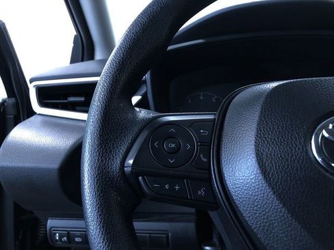 Used 2025 Toyota Corolla LE image 26