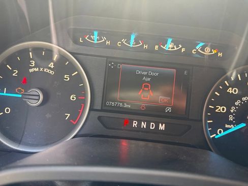 Used 2018 Ford F150 XLT w/ Equipment Group 302A Luxury AWD/4WD image 3