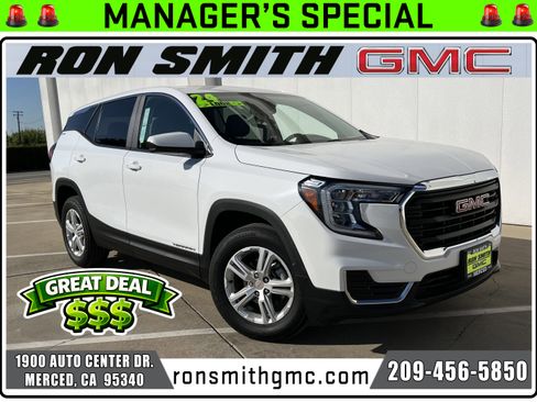 Used 2024 GMC Terrain SLE image 1