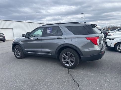 Certified 2022 Ford Explorer XLT w/ Equipment Group 202A image 12