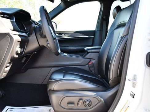 Used 2025 Jeep Grand Cherokee Limited w/ Black Appearance Package image 11