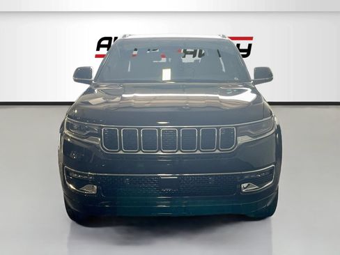 Used 2025 Jeep Wagoneer L 4WD image 2