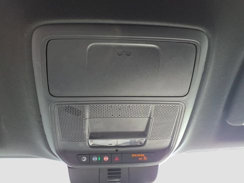 Used 2025 Chevrolet Traverse LT AWD/4WD image 26