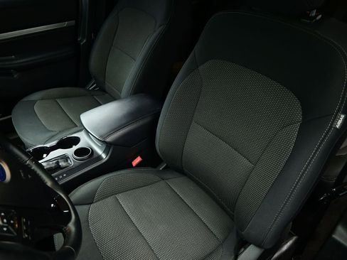 Used 2019 Ford Explorer XLT image 53