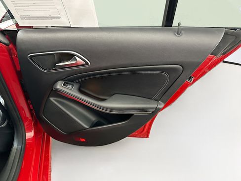 Used 2019 Mercedes-Benz CLA 250 4MATIC image 32