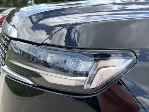 Used 2022 Cadillac Escalade Premium Luxury RWD image 8