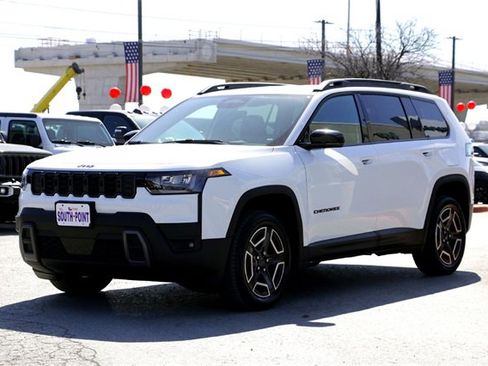 New 2026 Jeep Cherokee Laredo image 7