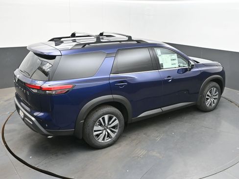 New 2026 Nissan Pathfinder SL FWD image 32