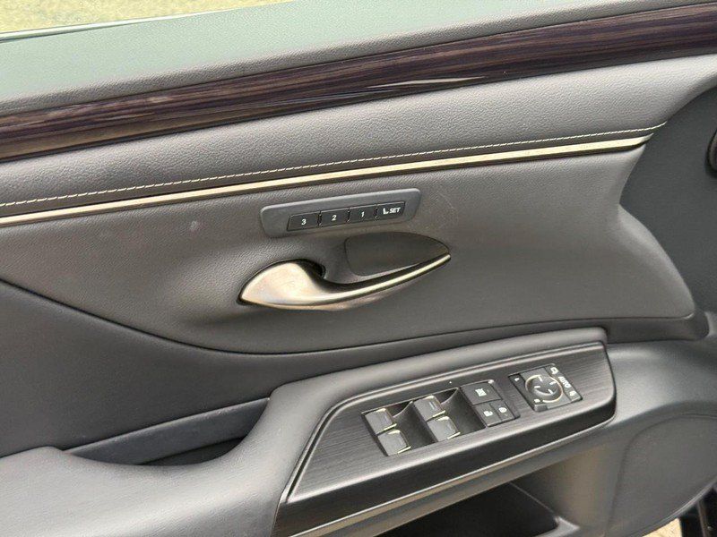 Used 2021 Lexus ES 350 w/ Premium Package FWD image 18