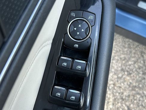 Used 2019 Ford Edge Titanium image 13