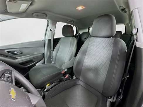 Used 2020 Chevrolet Trax LS w/ Tint and Cruise Package image 11