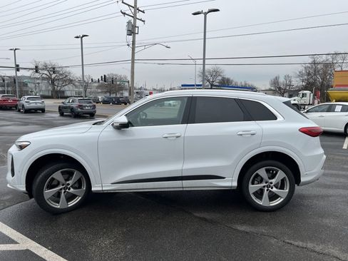 Used 2025 Audi Q5 Premium Plus w/ Premium Plus image 3