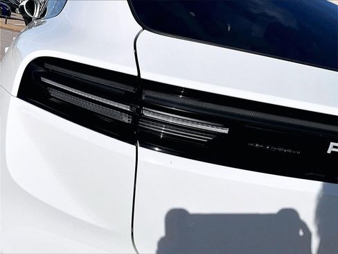 Used 2024 Porsche Macan 4 Electric image 21