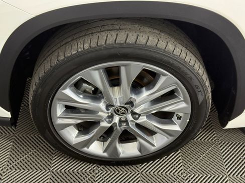 Used 2020 Toyota Highlander Limited image 7