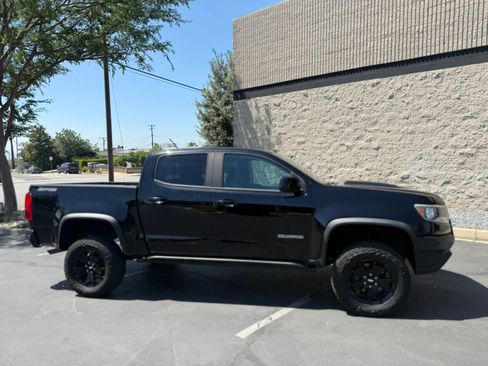 Used 2018 Chevrolet Colorado ZR2 w/ ZR2 Midnight Special Edition image 4