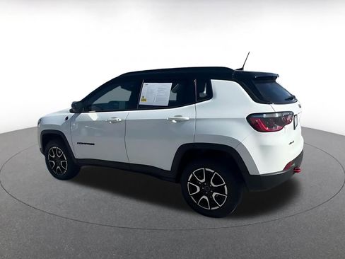 Used 2025 Jeep Compass Trailhawk image 10