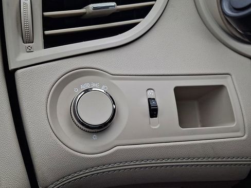 Used 2015 Buick LaCrosse FWD image 24